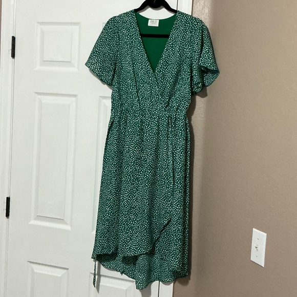 Sienna Sky Green and White Midi Dress - Picture 2 of 5